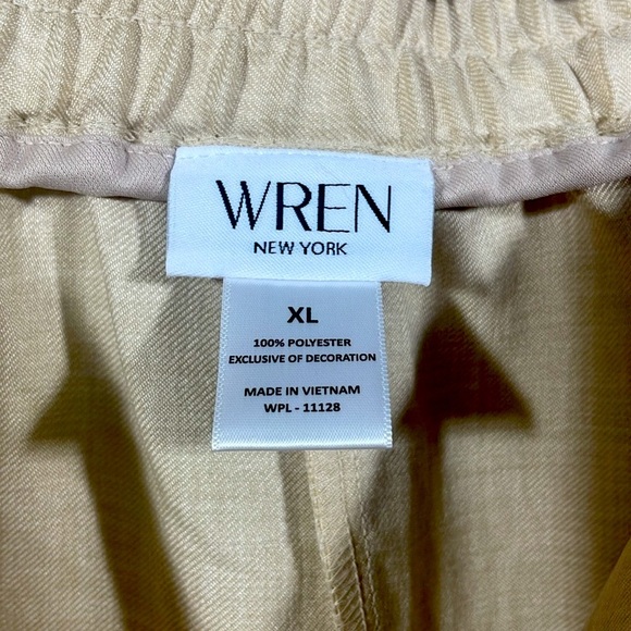 Wren High Waist Cream embroidered  light linen Shorts Casual Style NWOT - Picture 2 of 4